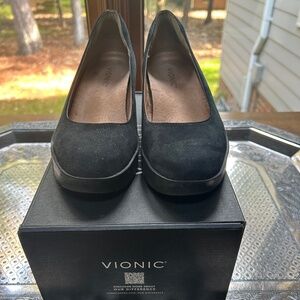 Vionic Sereno Black Nubuck Size 7